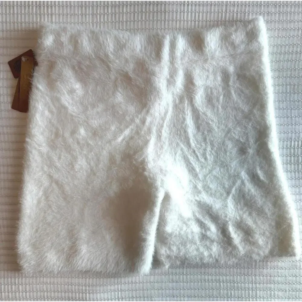 NWT SKIMS Feathery Intimates Hot Short Marble White Size M